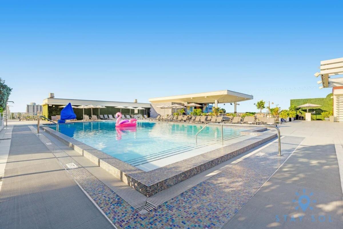 Lx Oasis Beachfront-Rt Infinity Pool Холивуд Екстериор снимка